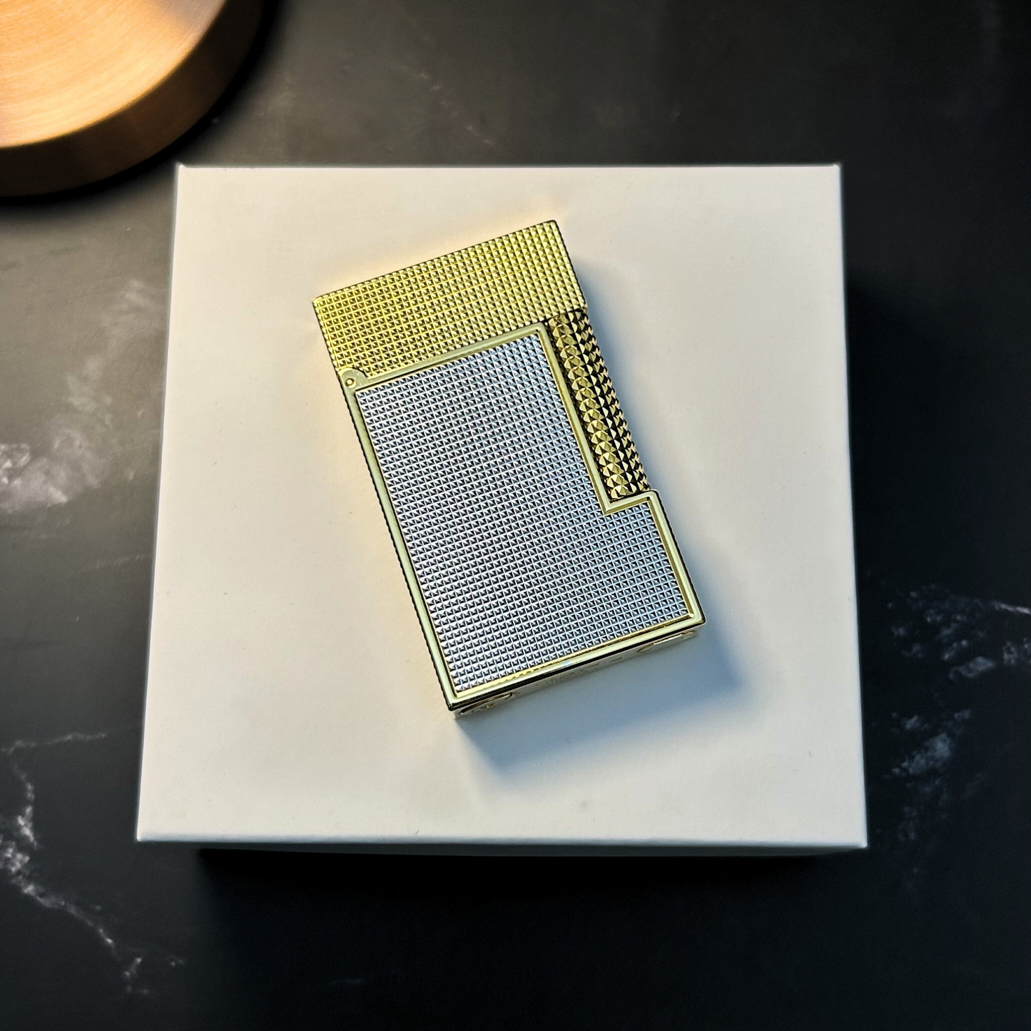 Gilded Crest Lighter (Note: ₹1000 advance payment will be collected for Cash on Delivery orders before dispatch)