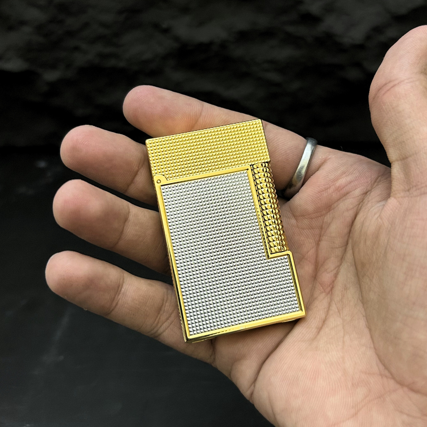 Gilded Crest Lighter (Note: ₹1000 advance payment will be collected for Cash on Delivery orders before dispatch)