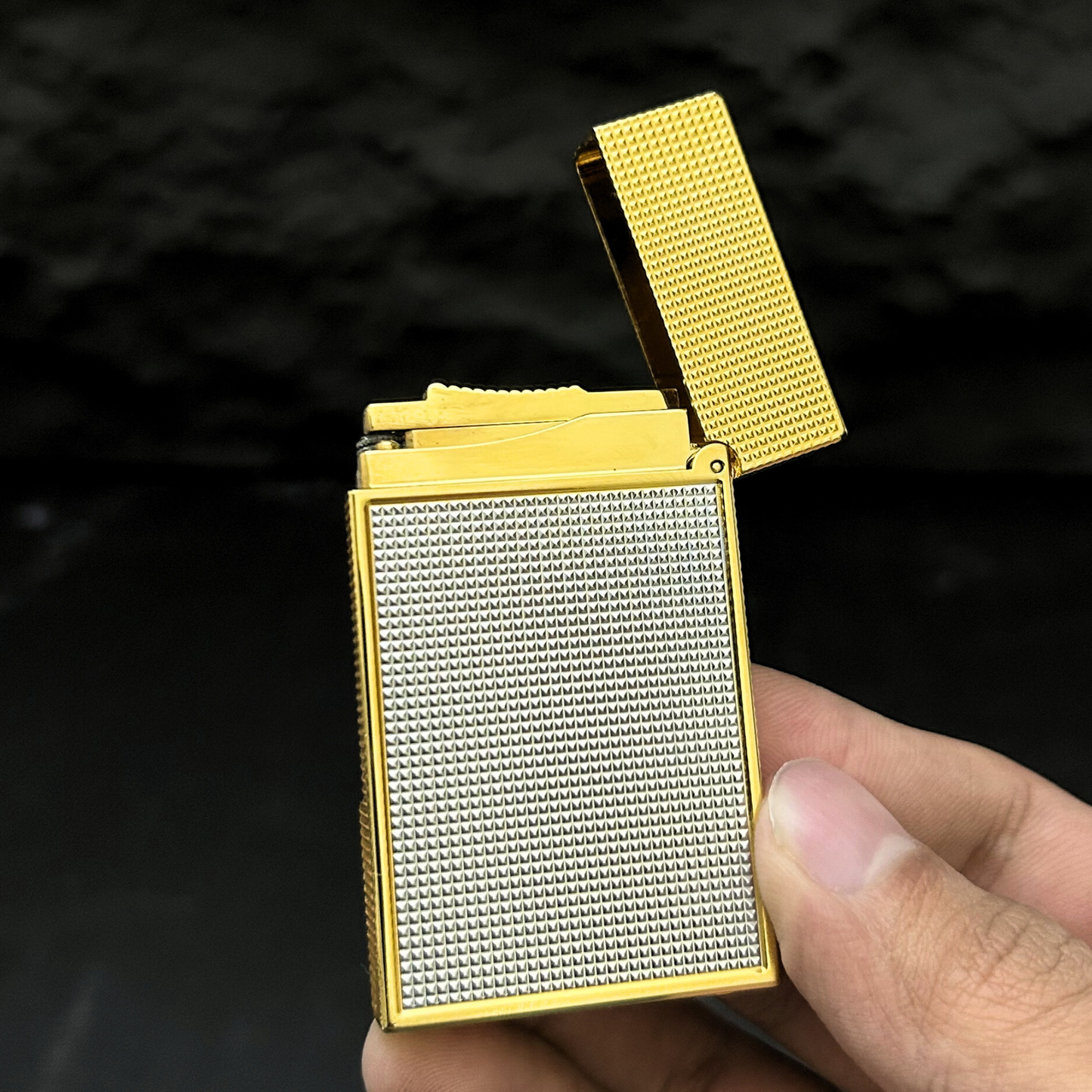 Gilded Crest Lighter (Note: ₹1000 advance payment will be collected for Cash on Delivery orders before dispatch)