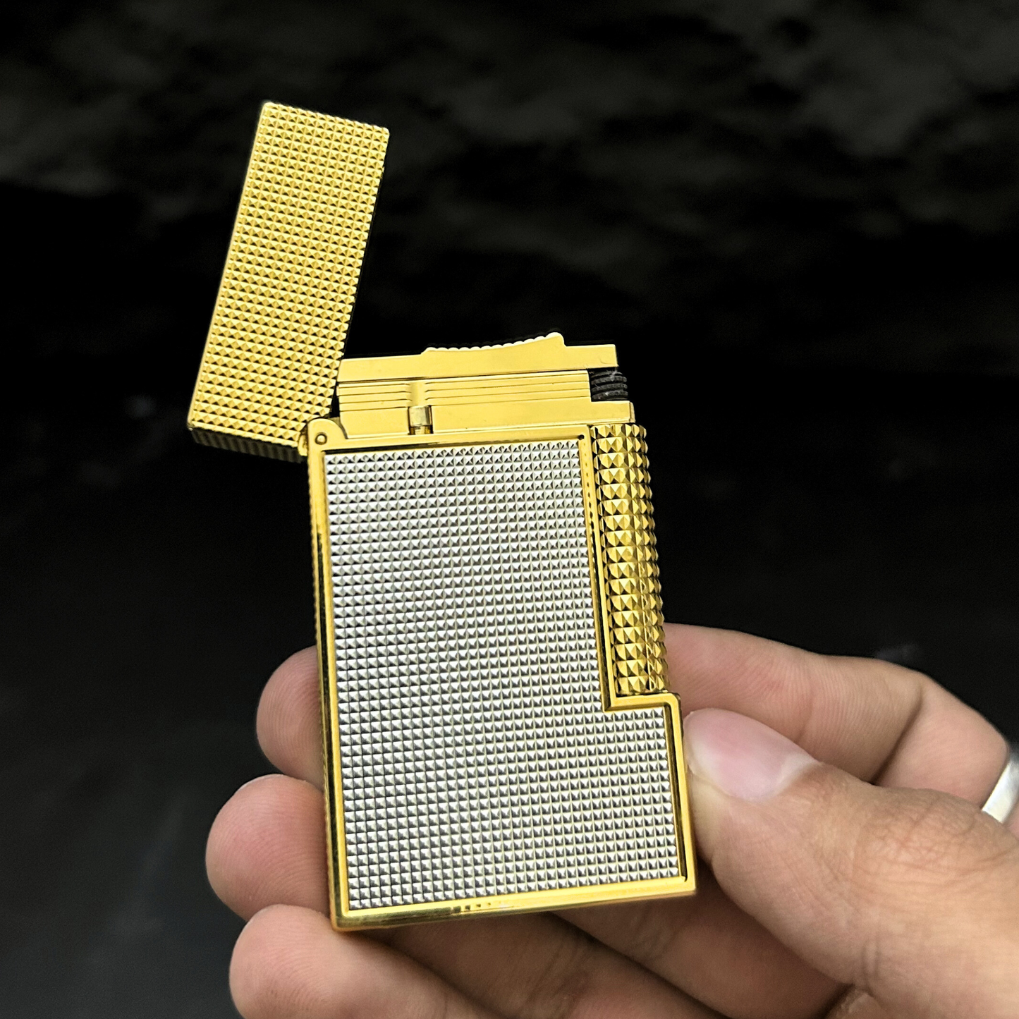 Gilded Crest Lighter (Note: ₹1000 advance payment will be collected for Cash on Delivery orders before dispatch)