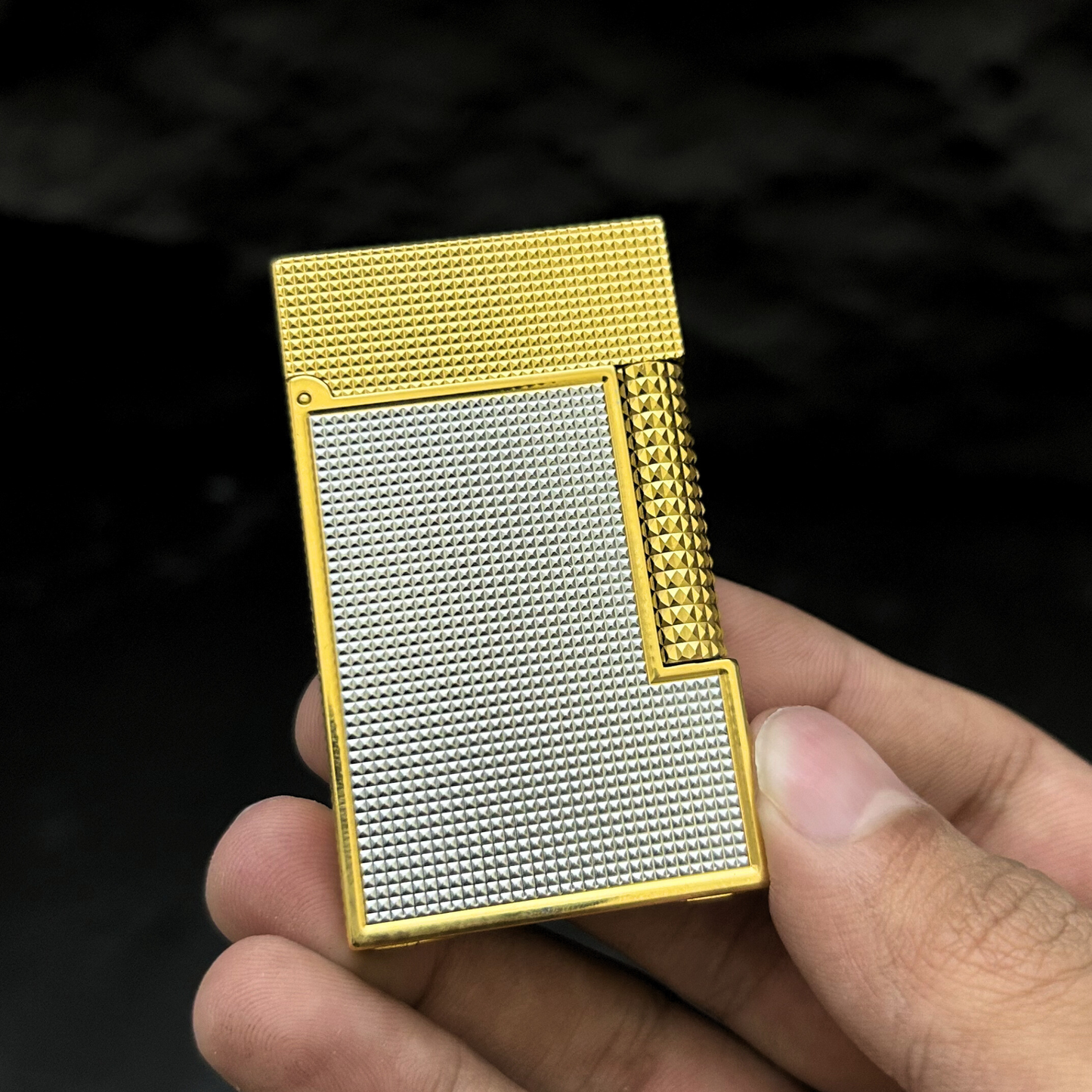 Gilded Crest Lighter (Note: ₹1000 advance payment will be collected for Cash on Delivery orders before dispatch)