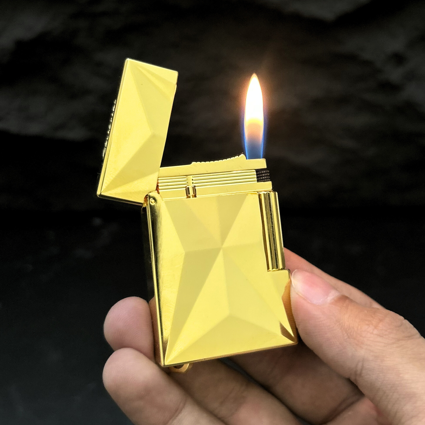 Crown Prism Lighter (Note: ₹1000 advance payment will be collected for Cash on Delivery orders before dispatch)