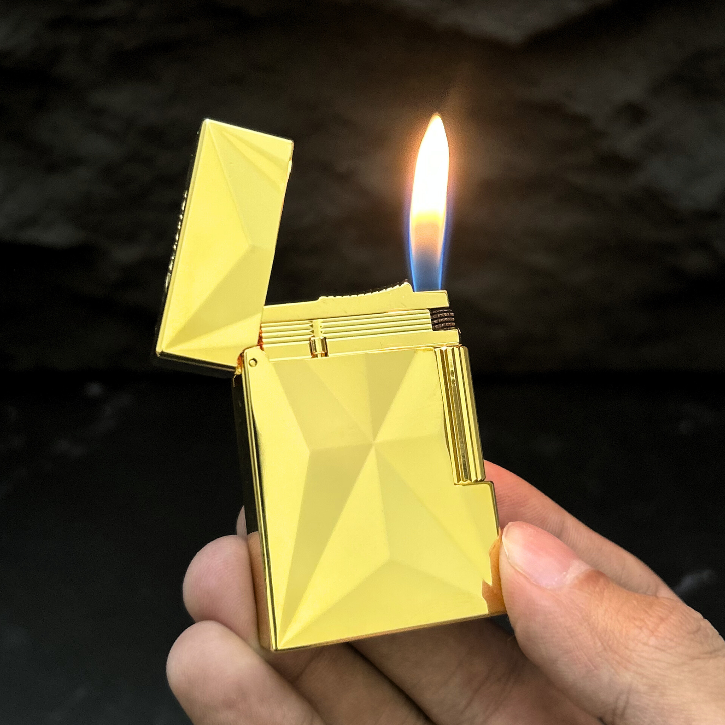Crown Prism Lighter (Note: ₹1000 advance payment will be collected for Cash on Delivery orders before dispatch)