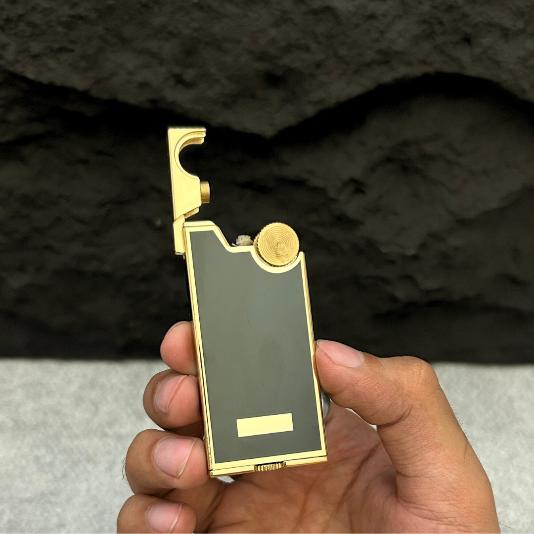 Aureum Noir Lighter