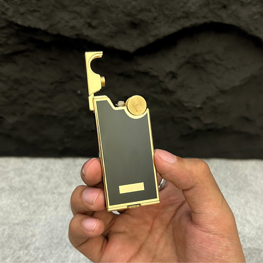 Aureum Noir Lighter