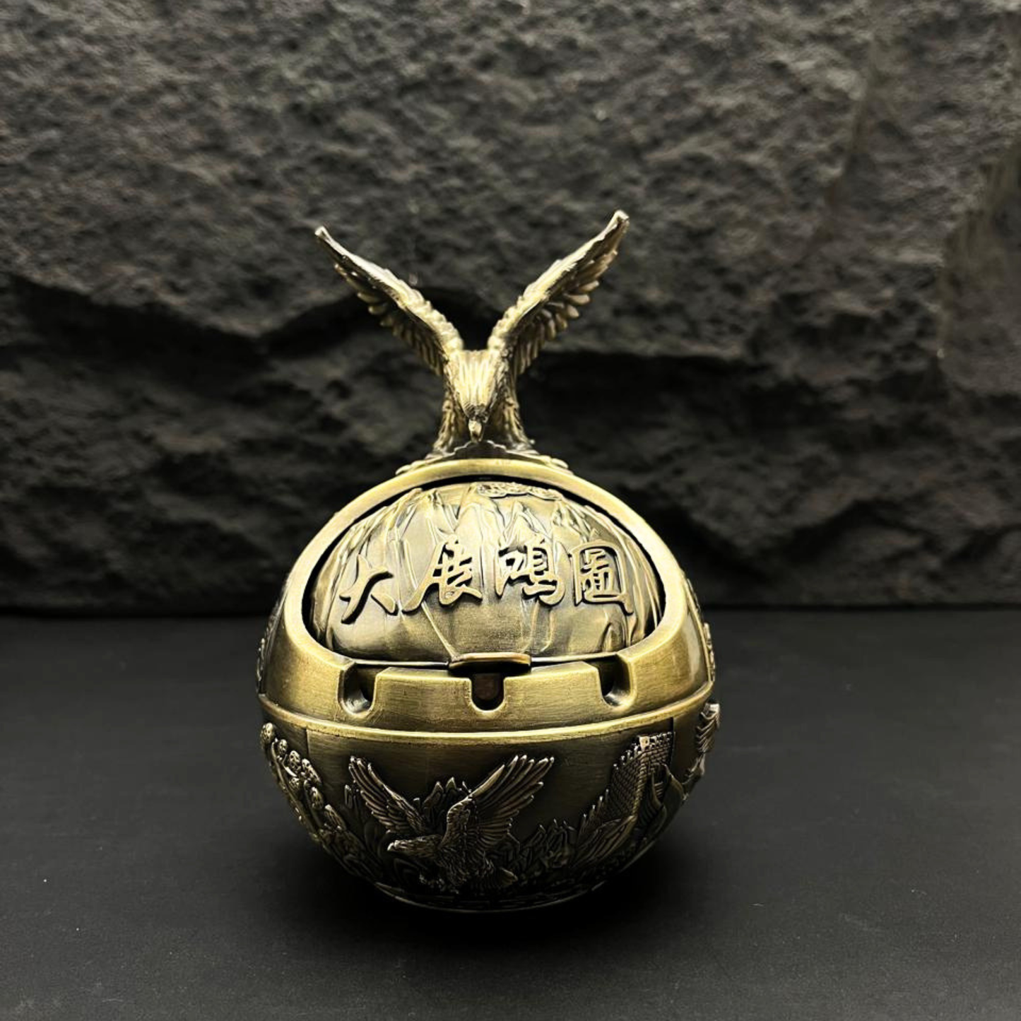 Falcon Ashtray With Lid