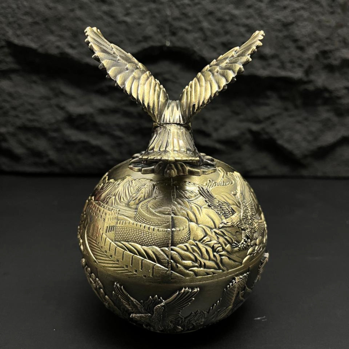 Falcon Ashtray With Lid